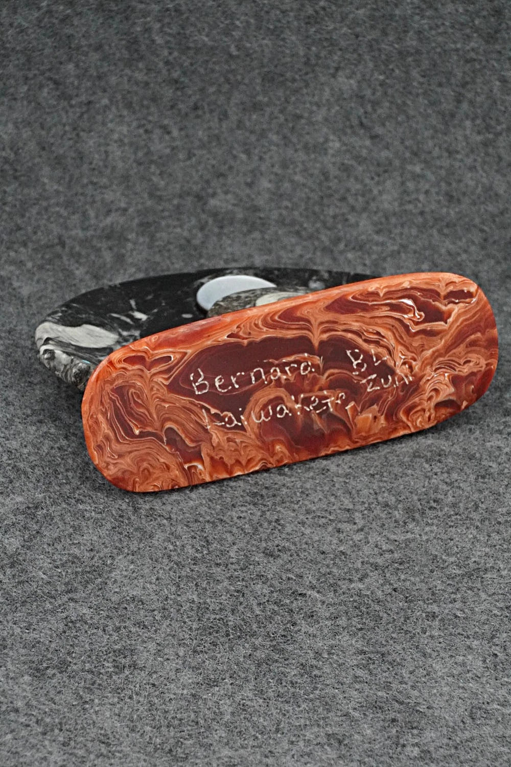 Bear Zuni Fetish Carving - Bernard Laiwekete