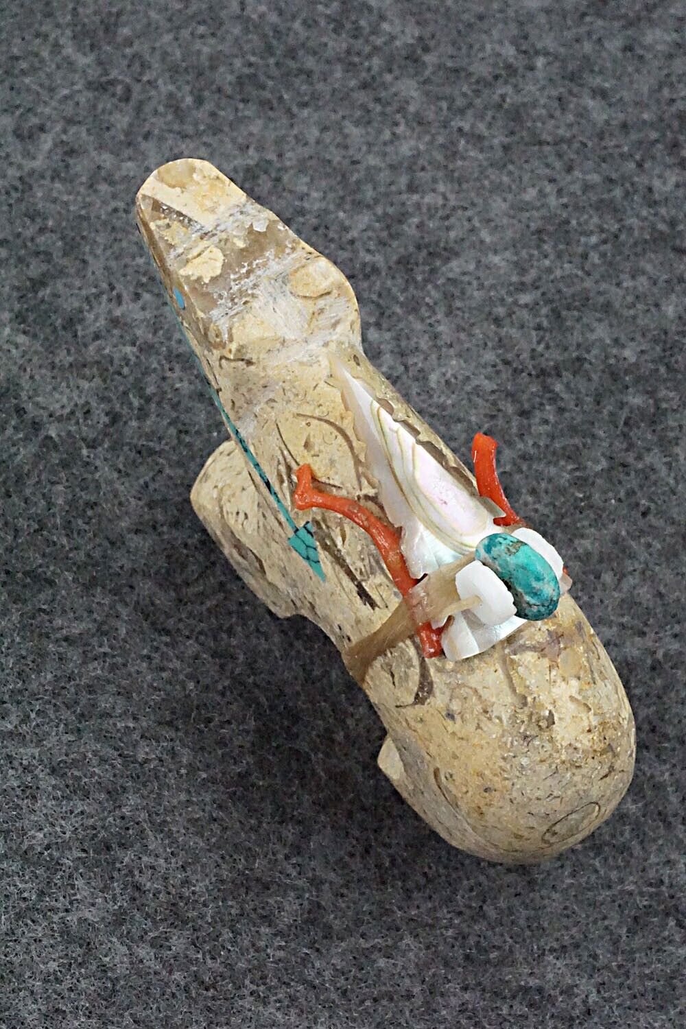 Bear Zuni Fetish Carving - Fernando Laiwakete