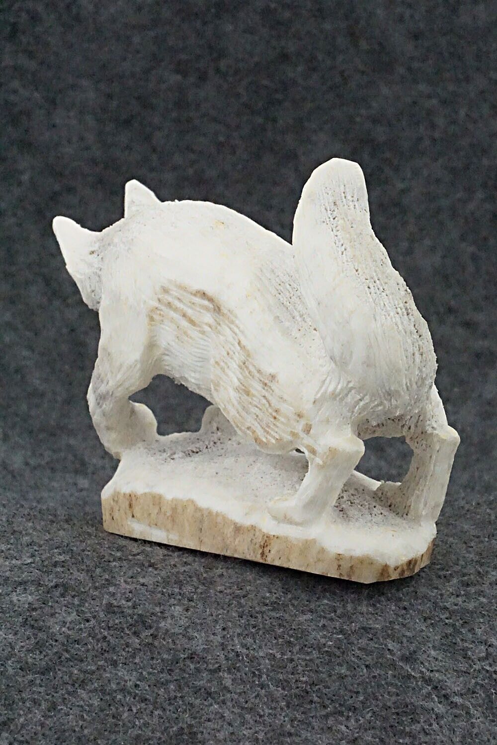 Wolf Zuni Fetish Carving - Lewis Malie Jr.