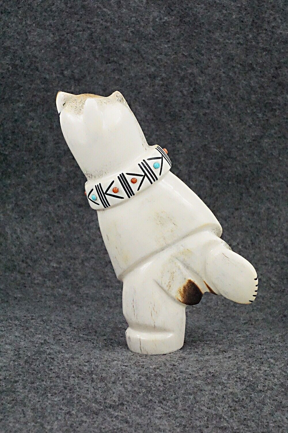 Bear Zuni Fetish Carving - Claudia Peina