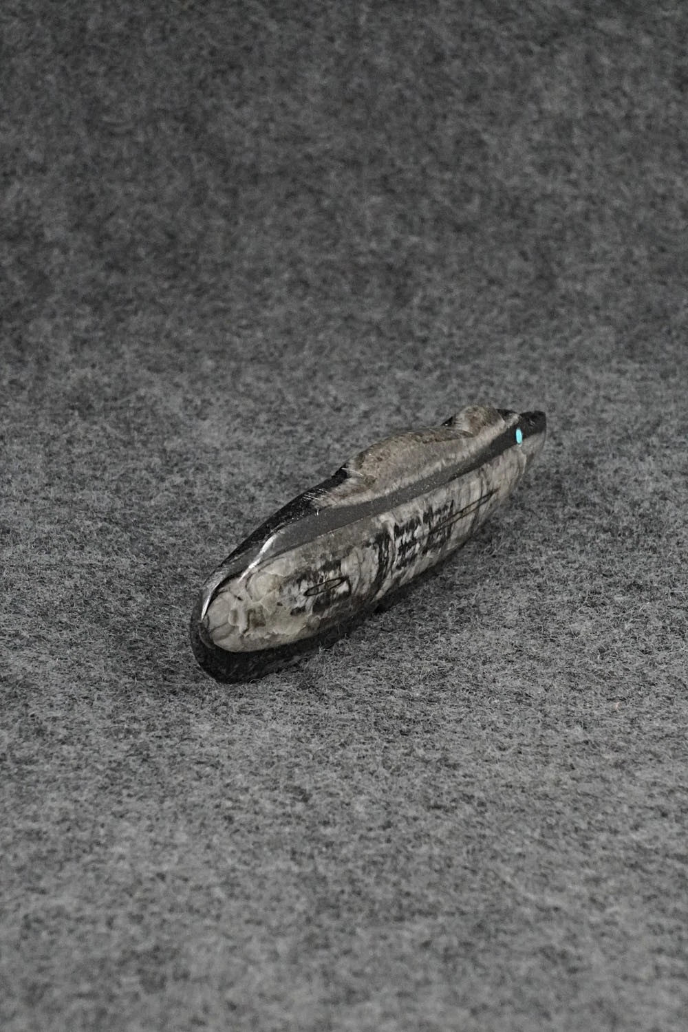 Bear Zuni Fetish Carving - Bernard Laiwakete