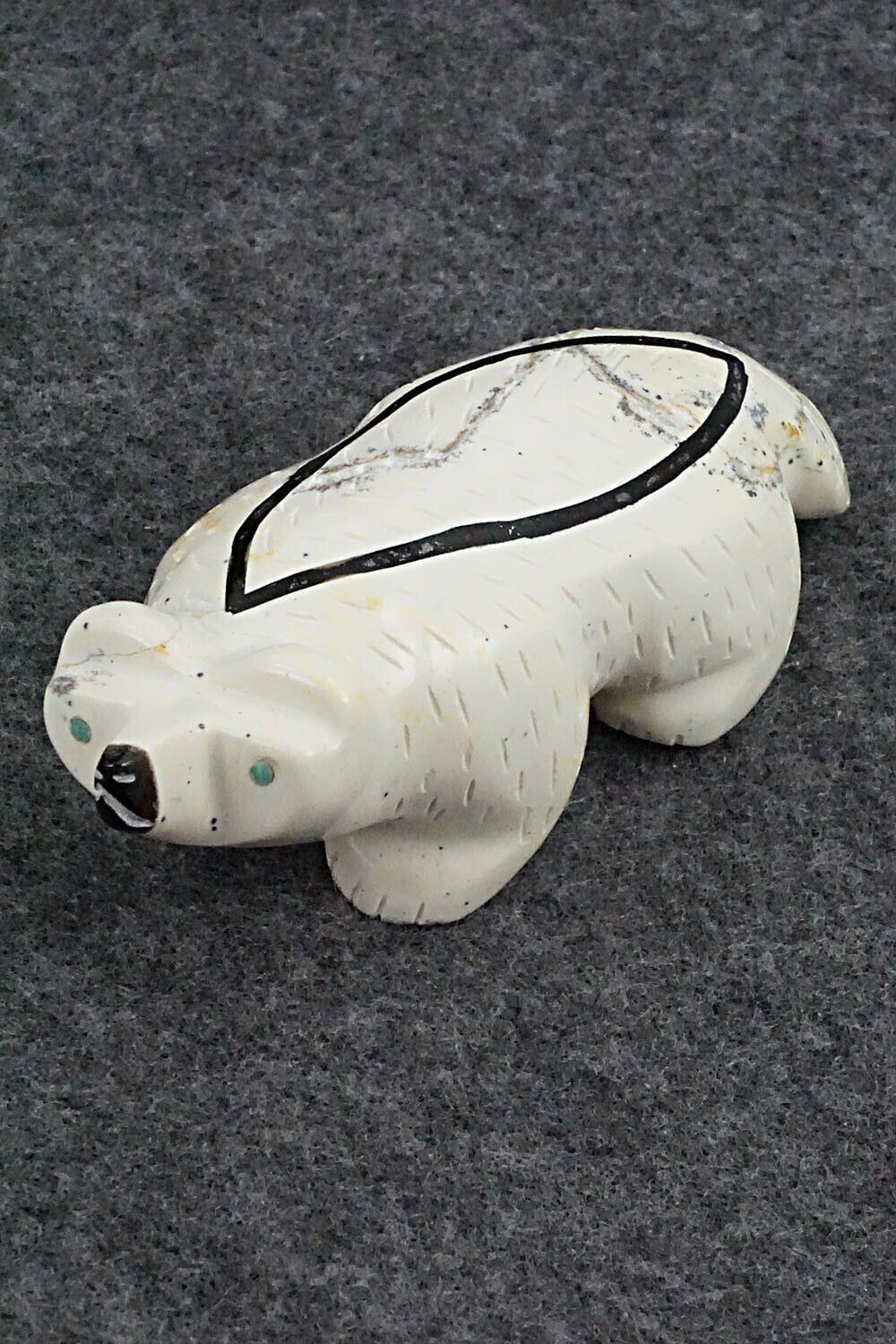 Badger Zuni Fetish Carving - Enrike Leekya