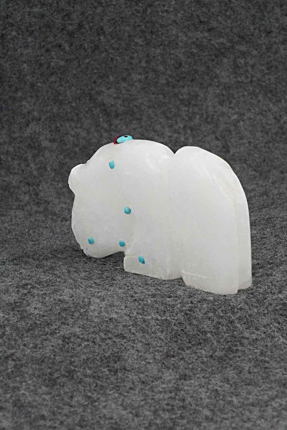 Bear Zuni Fetish Carving - Dannette Laate