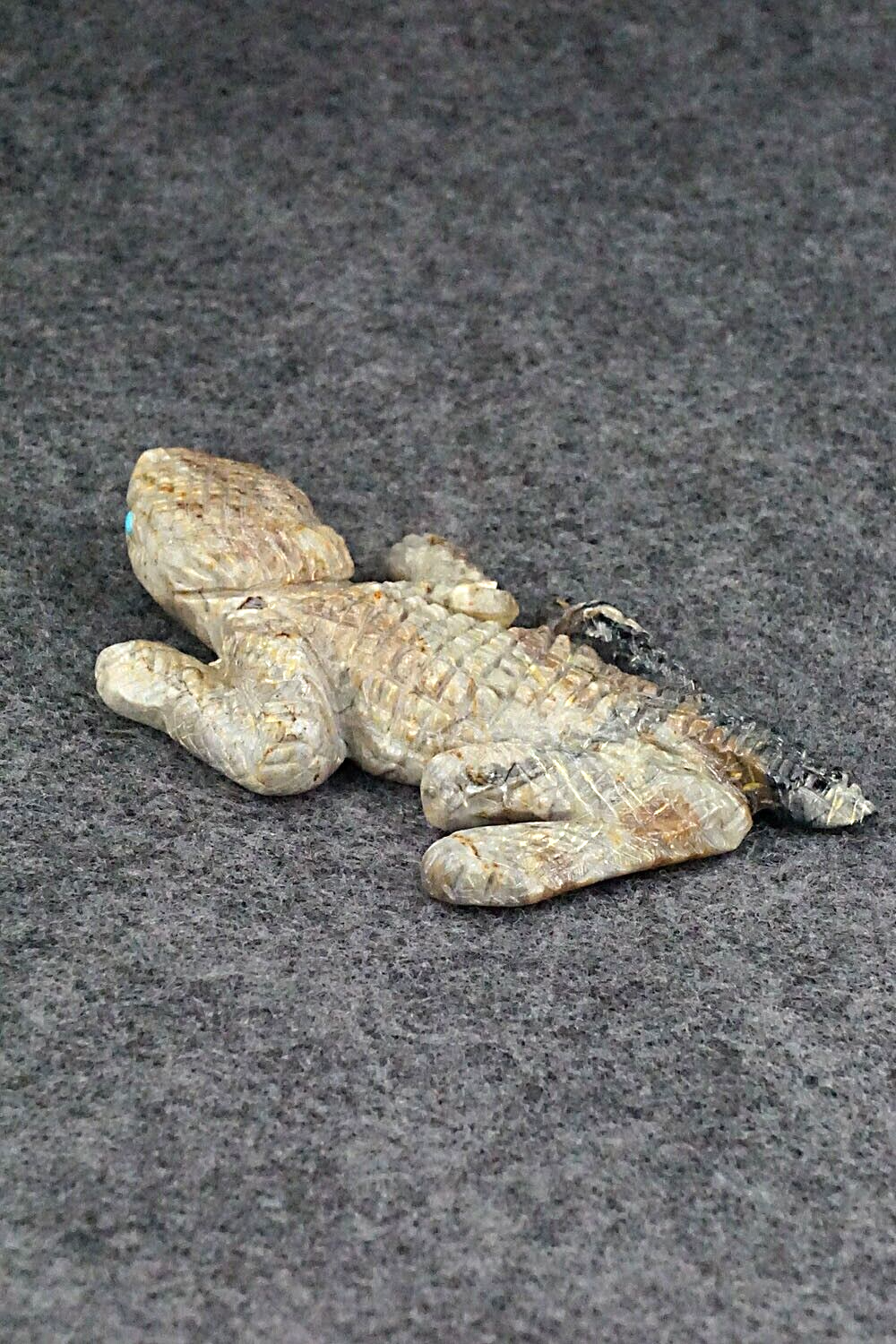 Lizard Zuni Fetish Carving - Wilfred Cheama