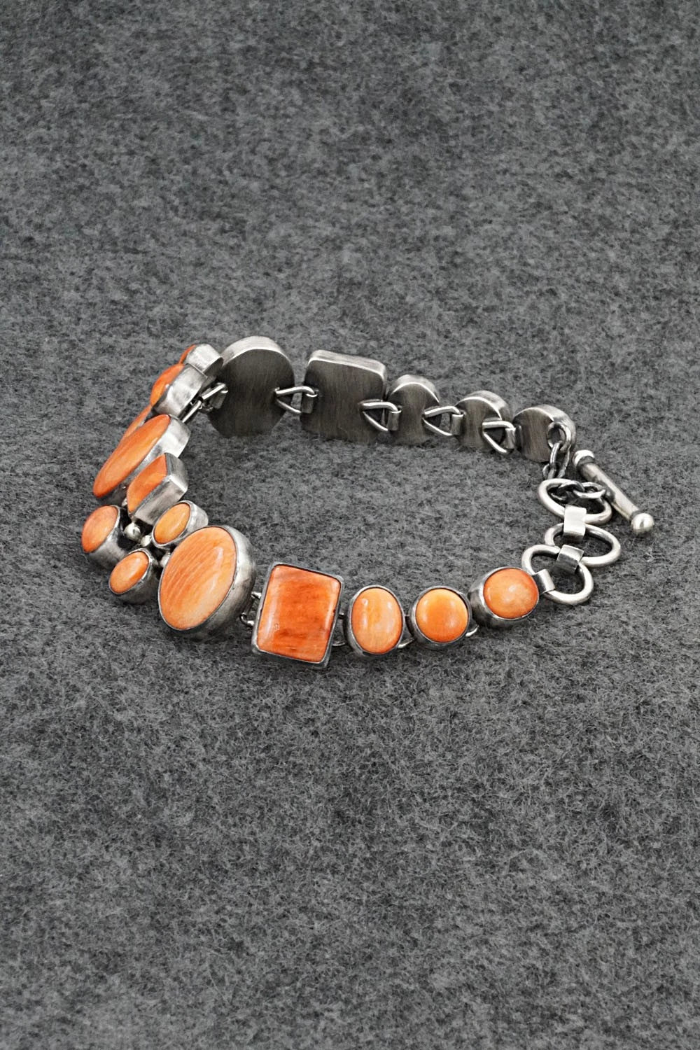 Spiny Oyster & Sterling Silver Link Bracelet - Loretta Delgarito