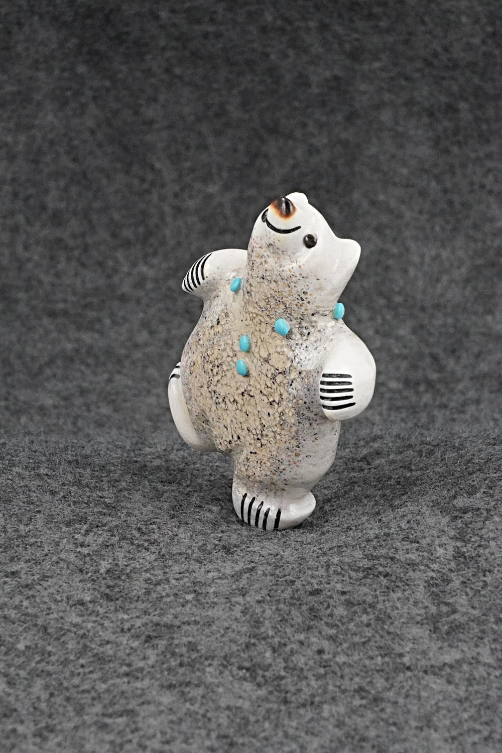 Bear Zuni Fetish Carving - Claudia Peina