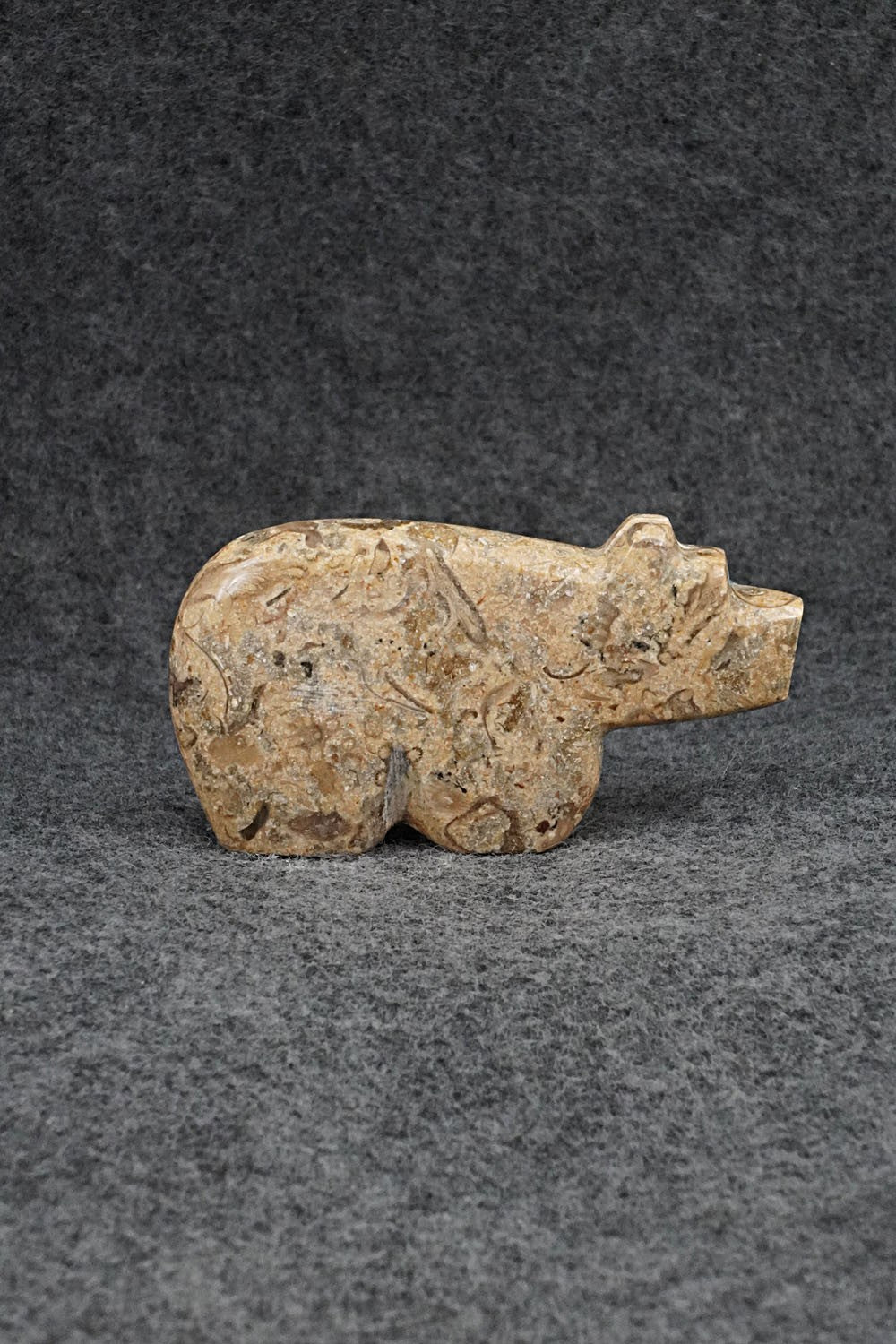Bear Zuni Fetish Carving - Bernard Laiwakete