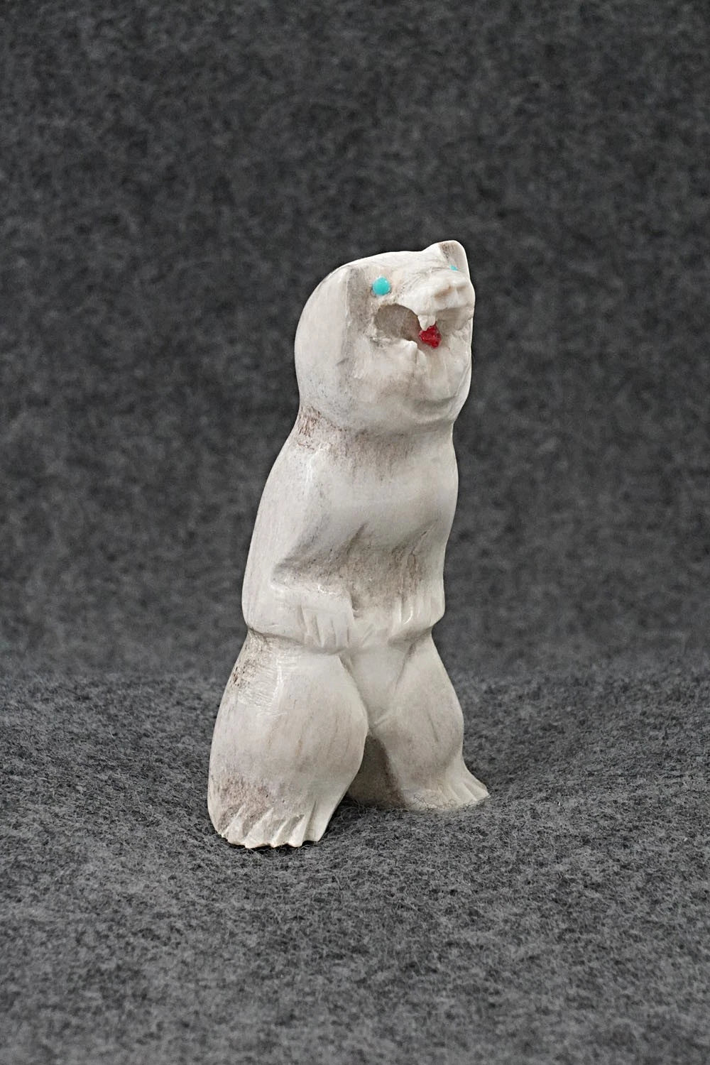 Bear Zuni Fetish Carving - Marlon Lowsayate