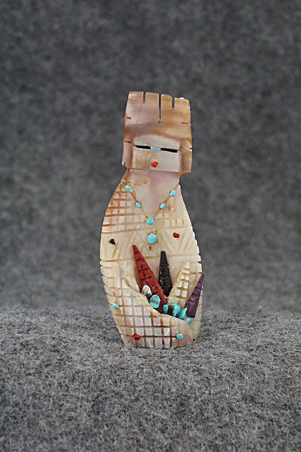 Corn Maiden Zuni Fetish Carving - Carl Etsate