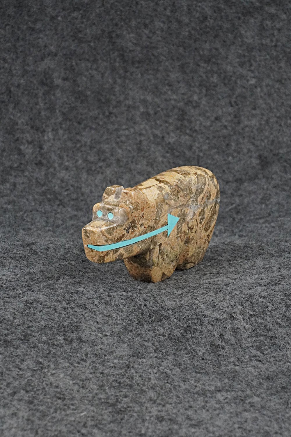 Bear Zuni Fetish Carving - Bernard Laiwakete