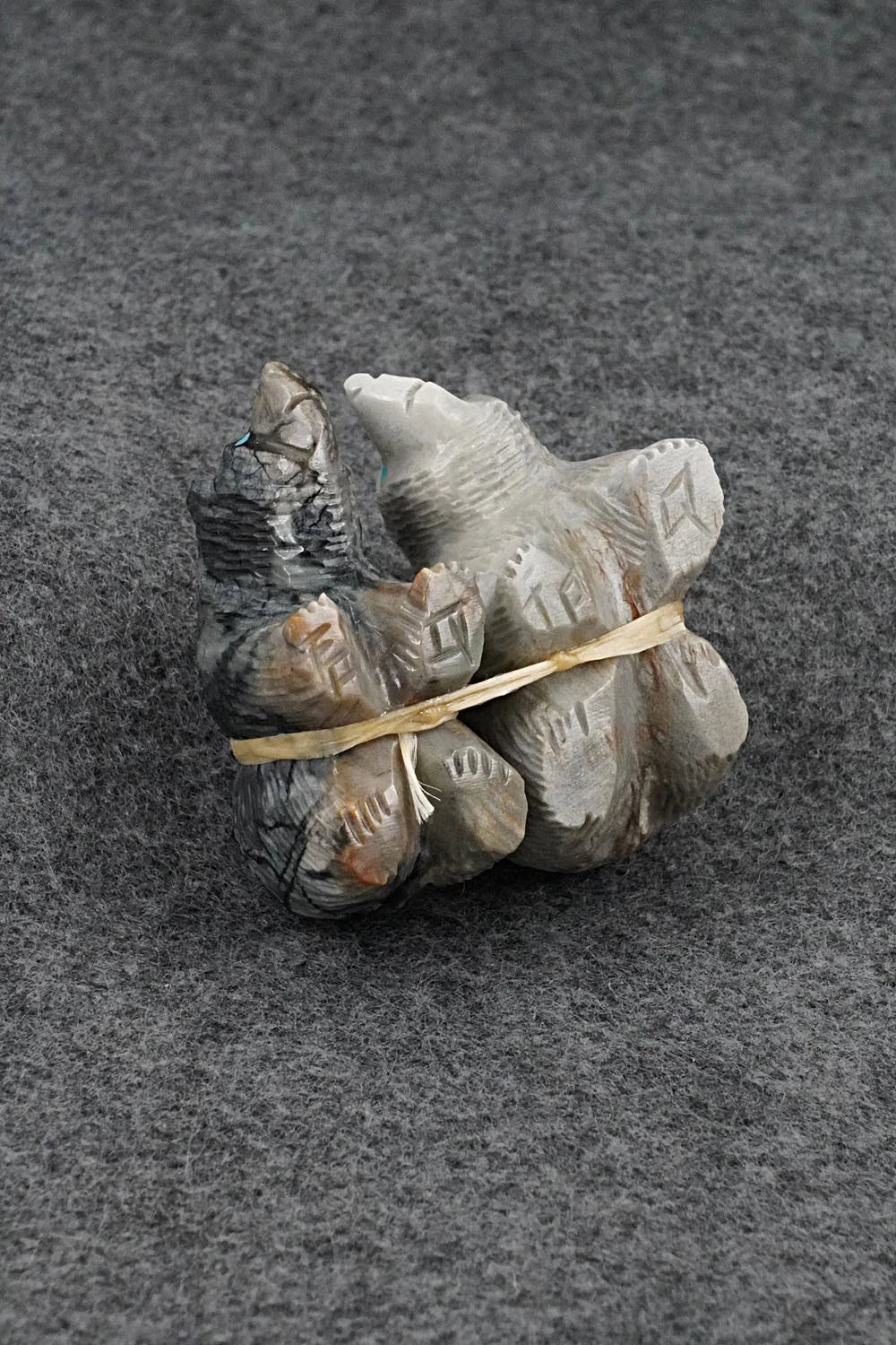 Bear Zuni Fetish Carving - Farlan & Paulette Quam