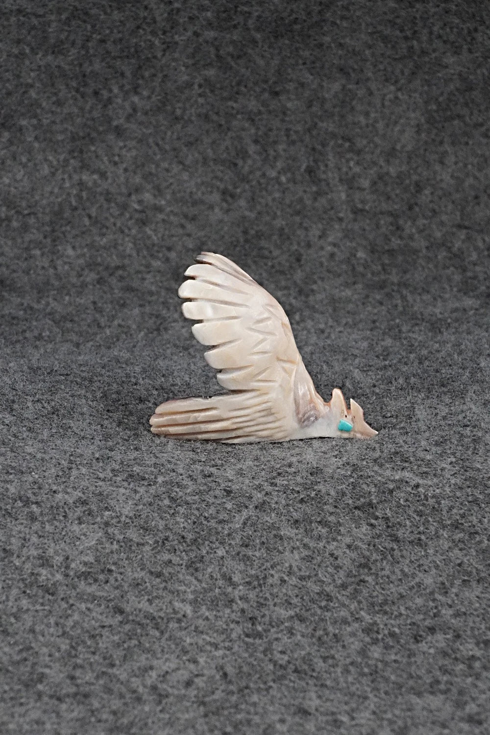 Eagle Zuni Fetish Carving - Vander Tsethlikai
