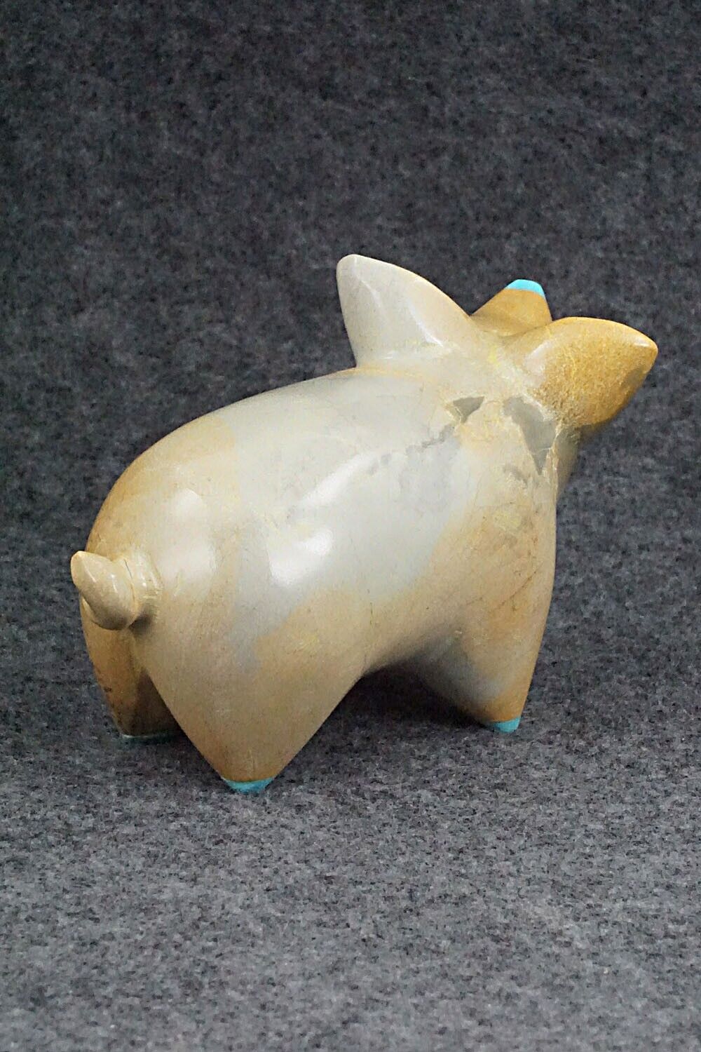 Pig with Curly Tail Zuni Fetish Carving - Enrike Leekya