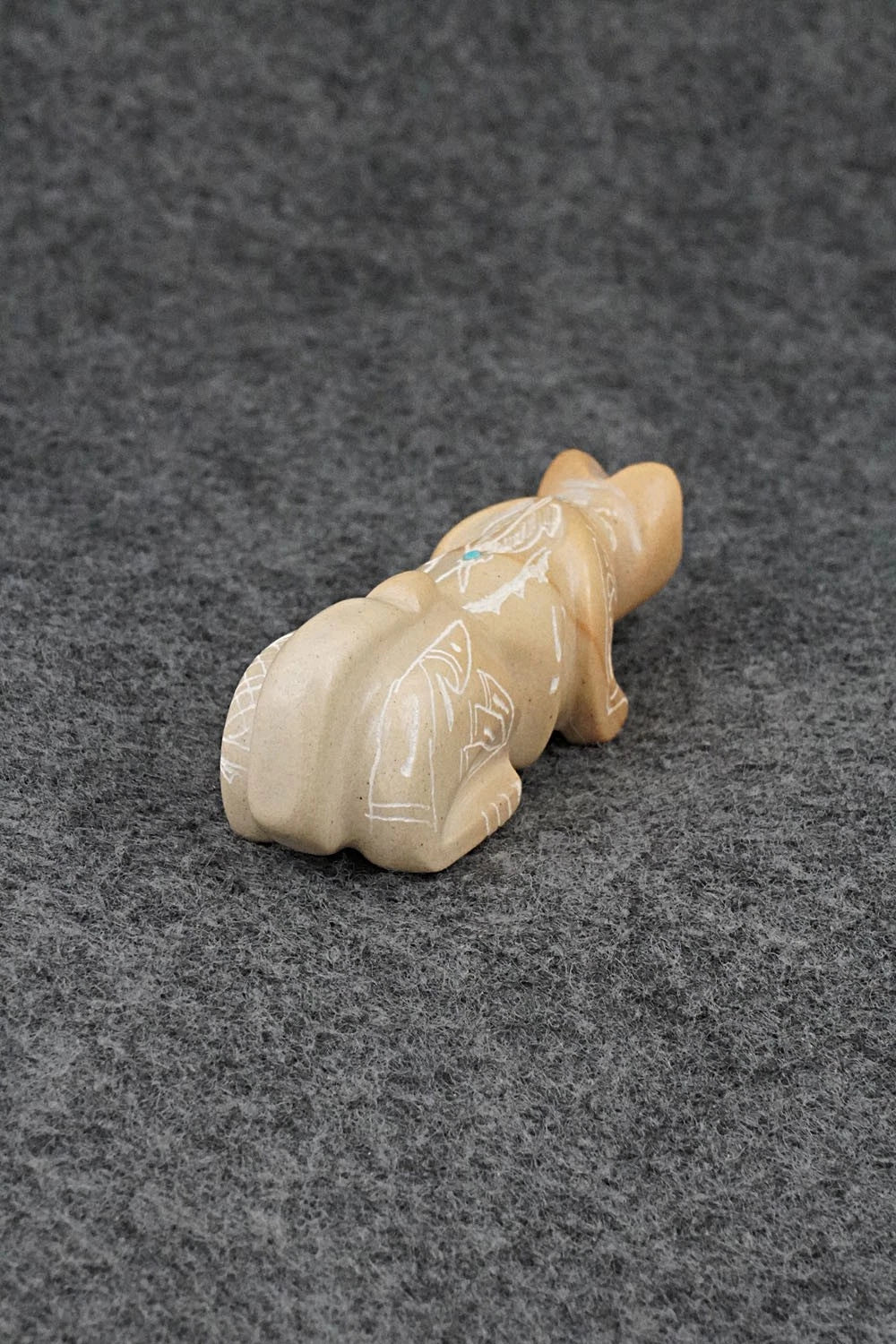 Mountain Lion Zuni Fetish Carving - Adrian Cachini