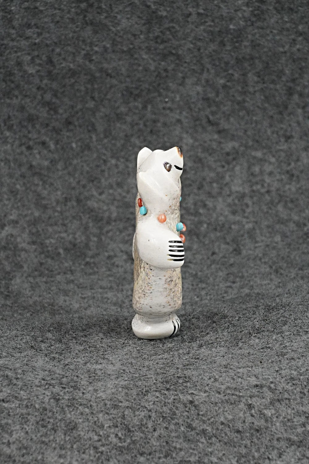 Bear Zuni Fetish Carving - Claudia Peina