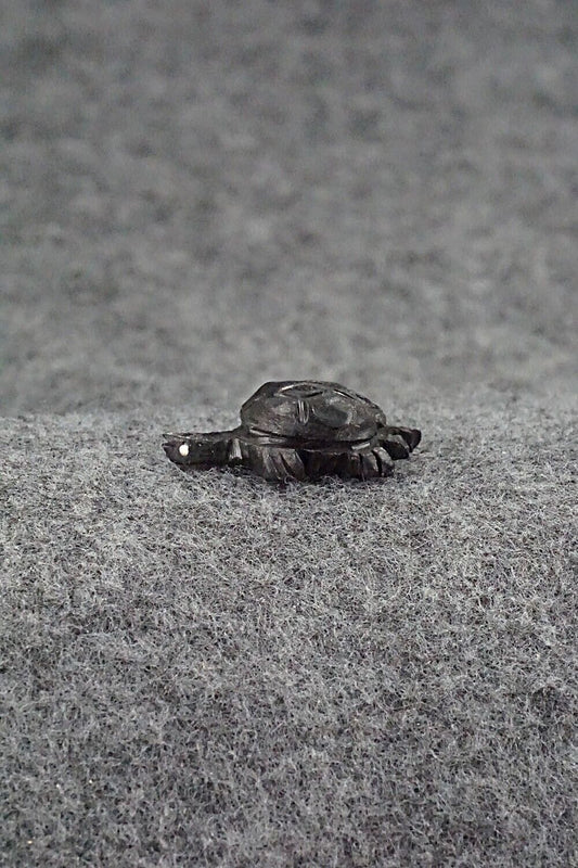 Tiny Turtle Zuni Fetish Carving - Vander Tsethlikai