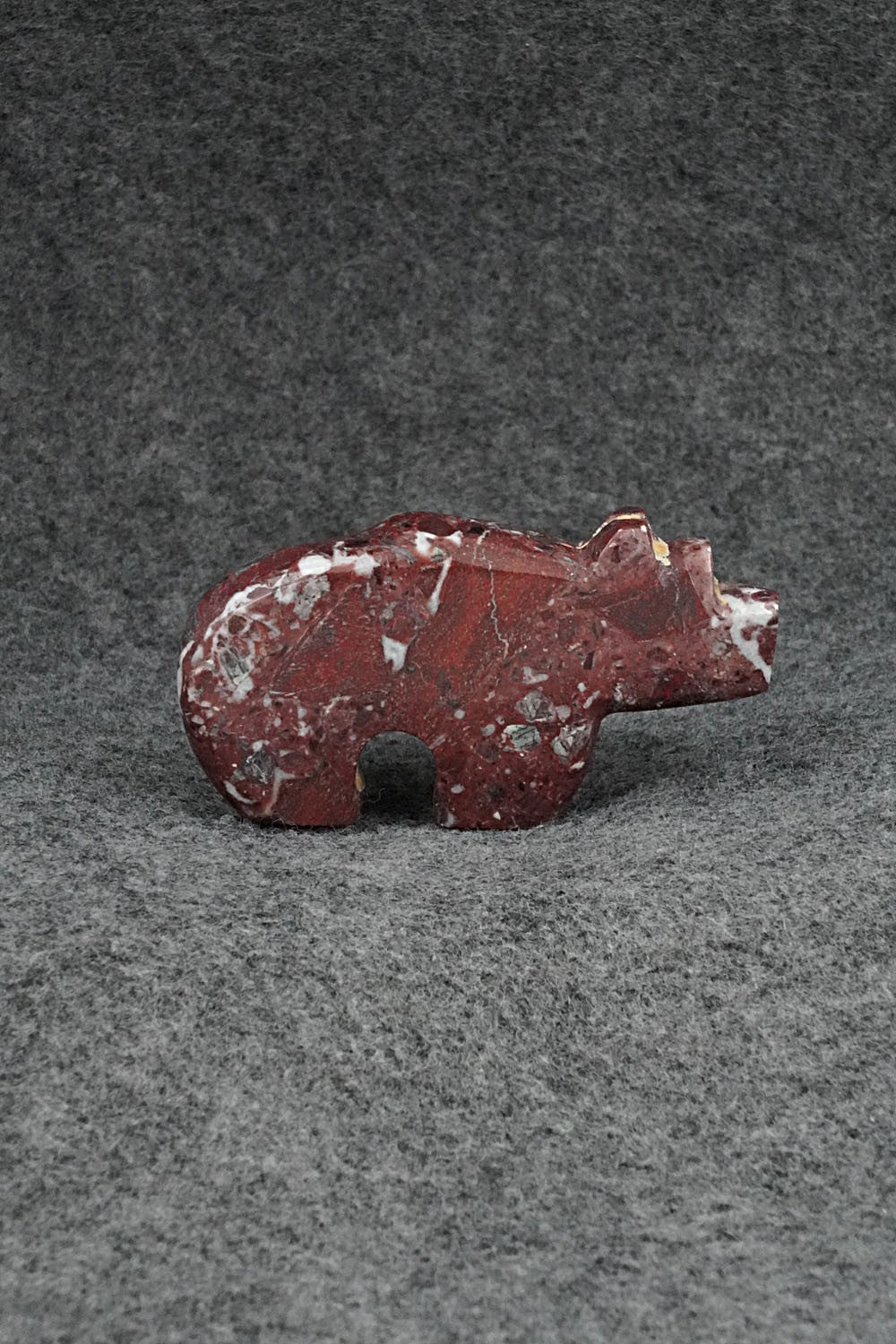 Bear Zuni Fetish Carving - Bernard Laiwakete