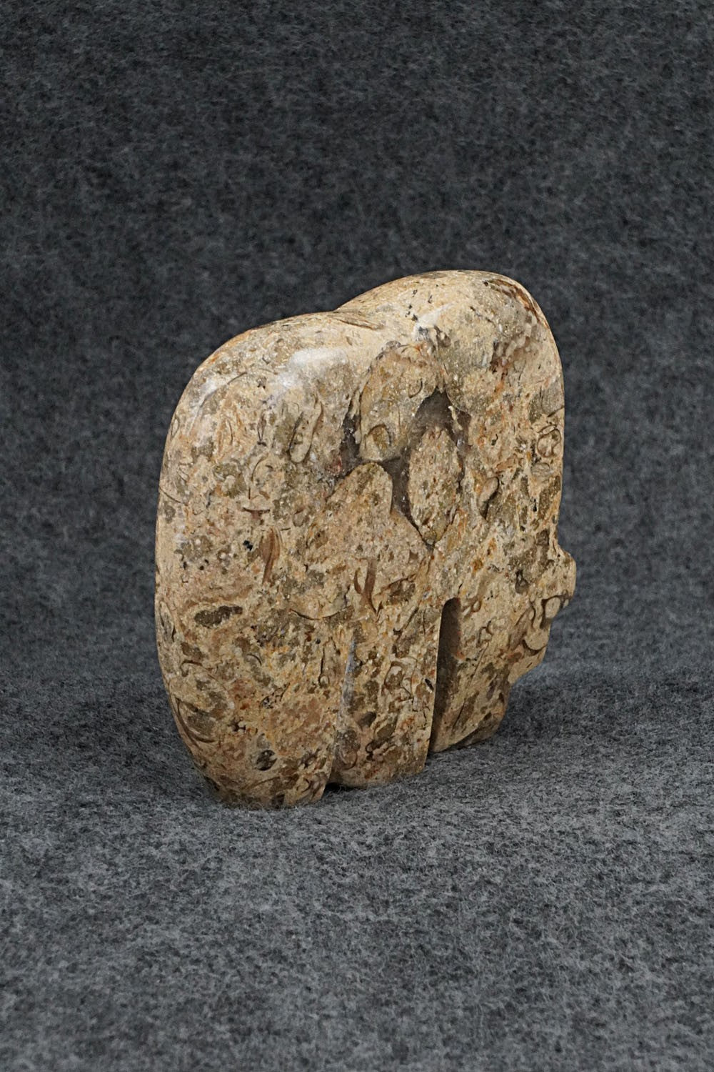 Bear Zuni Fetish Carving - Bernard Laiwakete