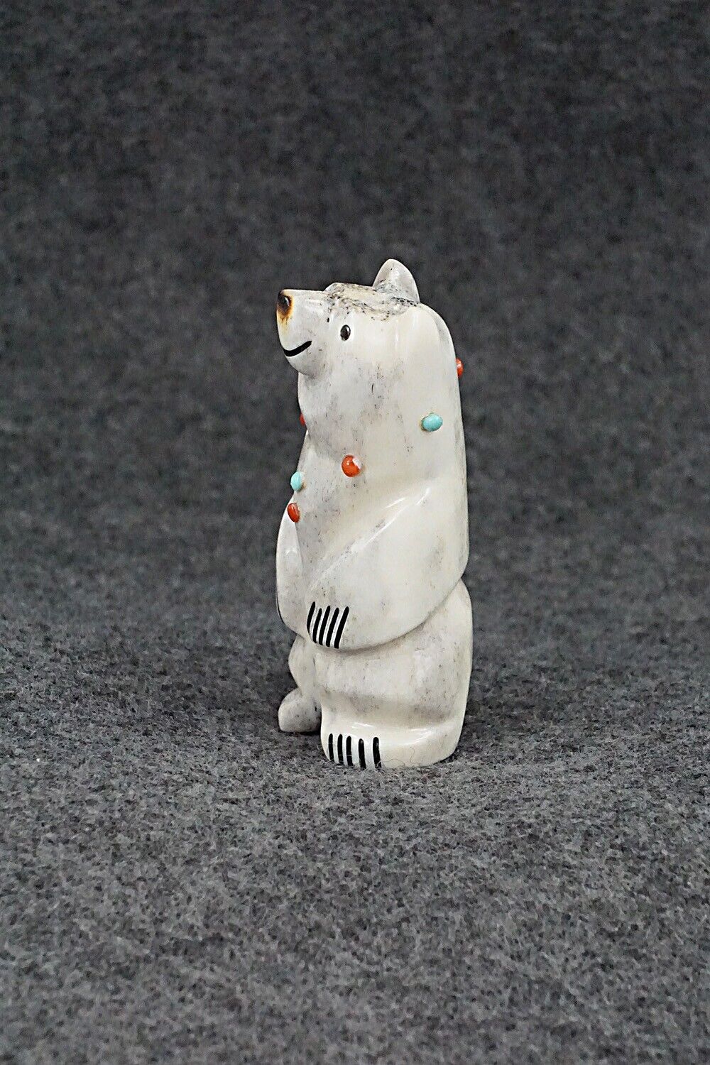 Bear Zuni Fetish Carving - Claudia Peina