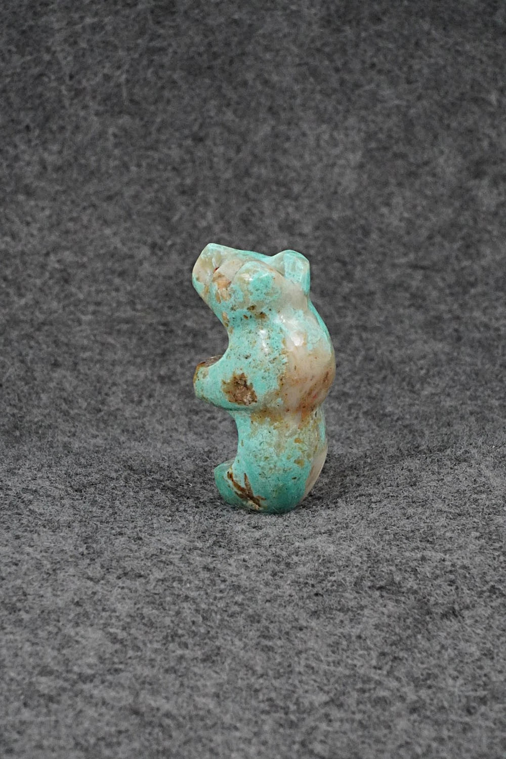 Bear Zuni Fetish Carving - Kenric Laiwakete