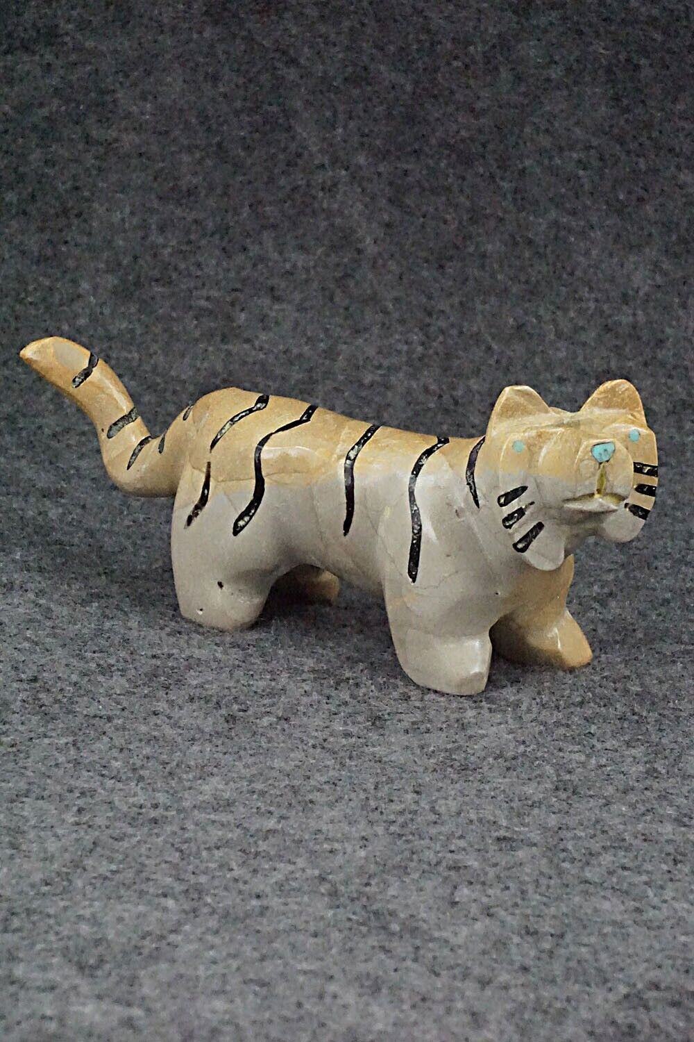 Tiger Zuni Fetish Carving - Enrike Leekya