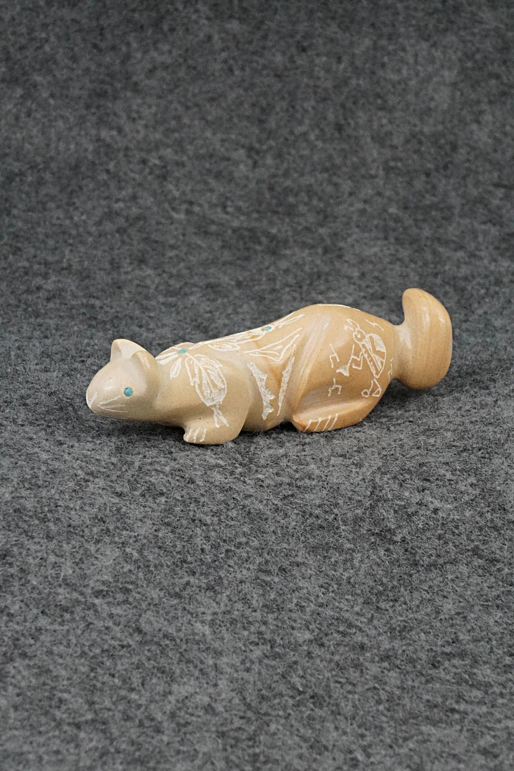 Mountain Lion Zuni Fetish Carving - Adrian Cachini