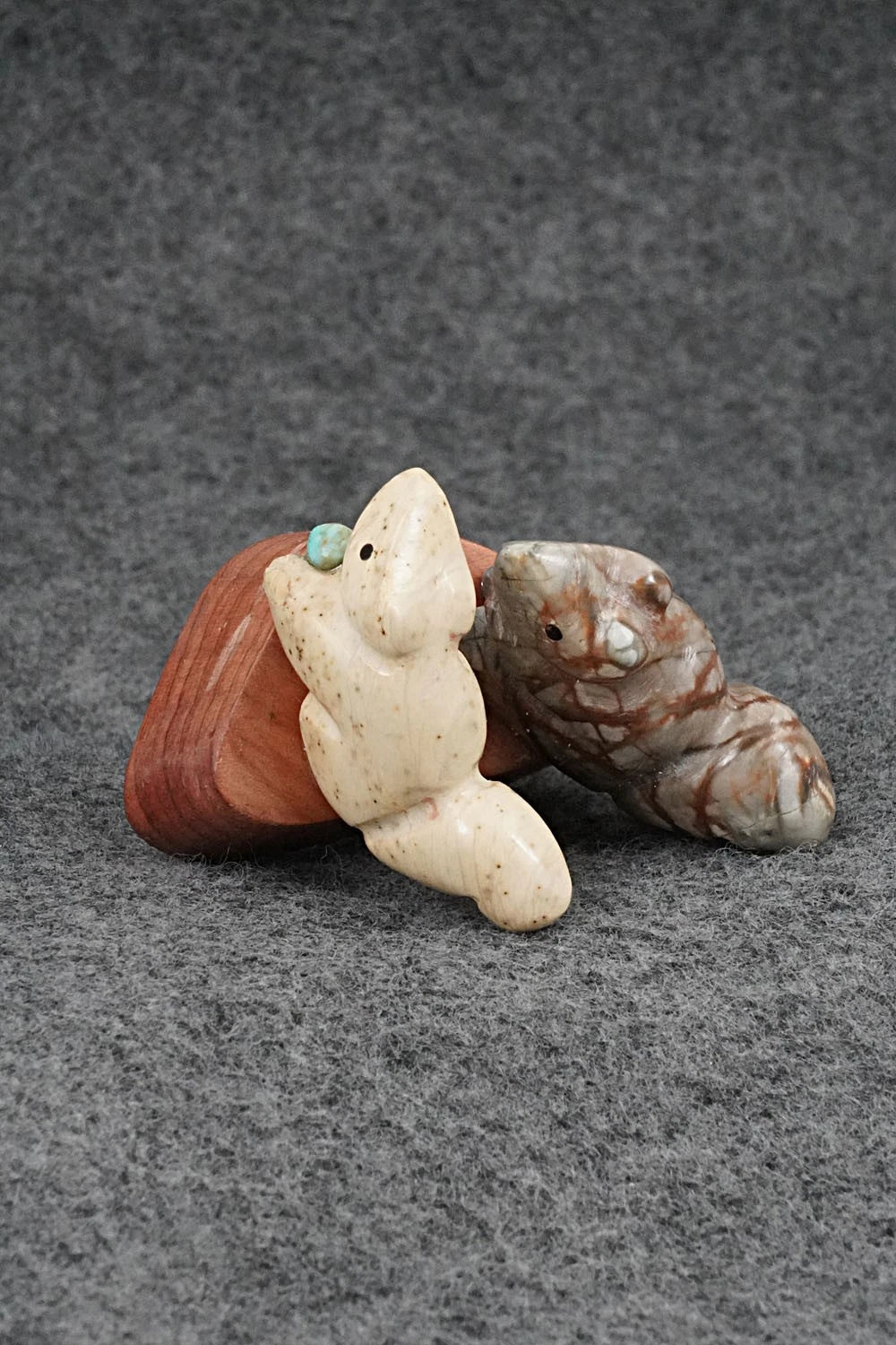 Squirrel Zuni Fetish Carving - Justin Red Elk
