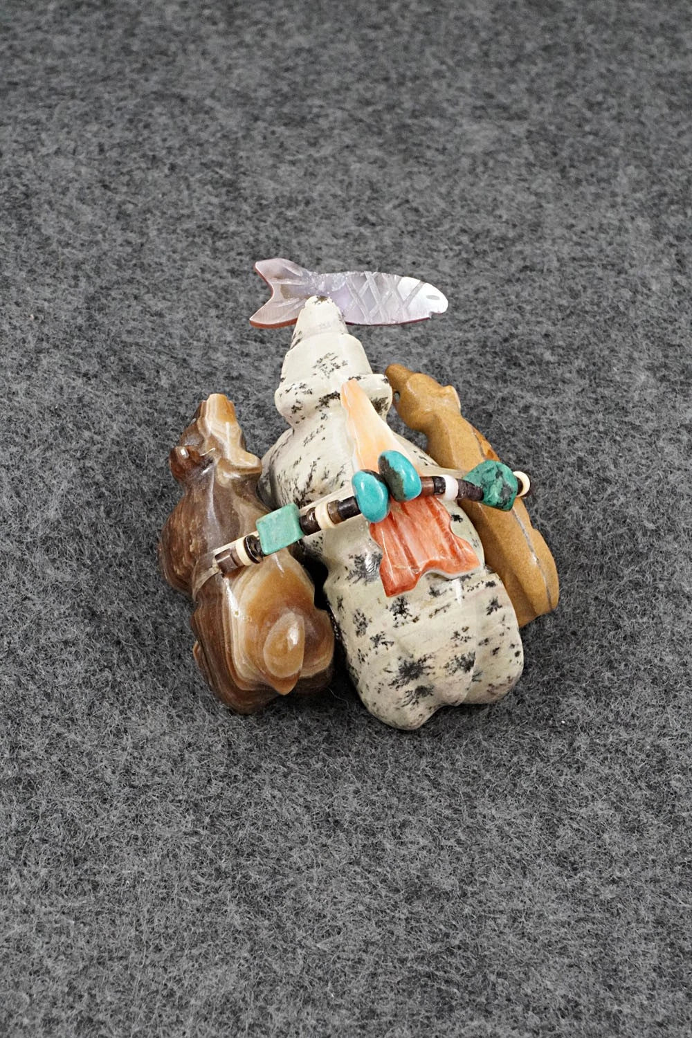Bear Zuni Fetish Carving - Daisy Rose Leonard