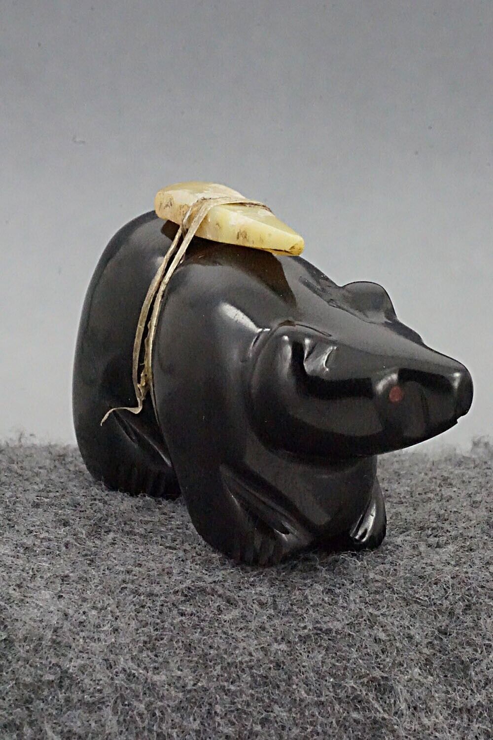 Bear Zuni Fetish Carving - Justin Red Elk