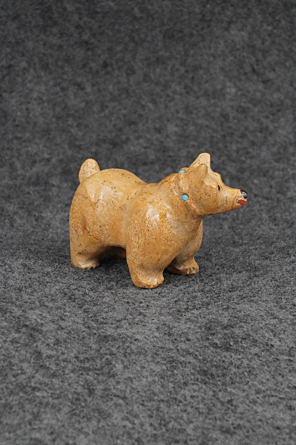 Dog Zuni Fetish Carving - Freddie Leekya