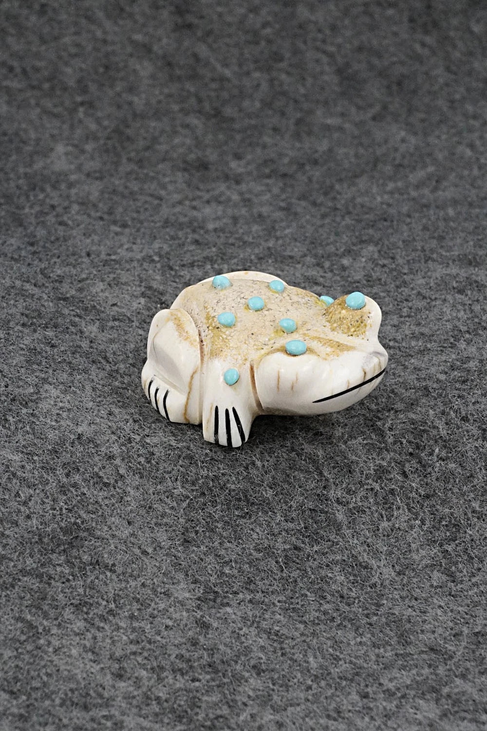 Frog Zuni Fetish Carving - Claudia Peina