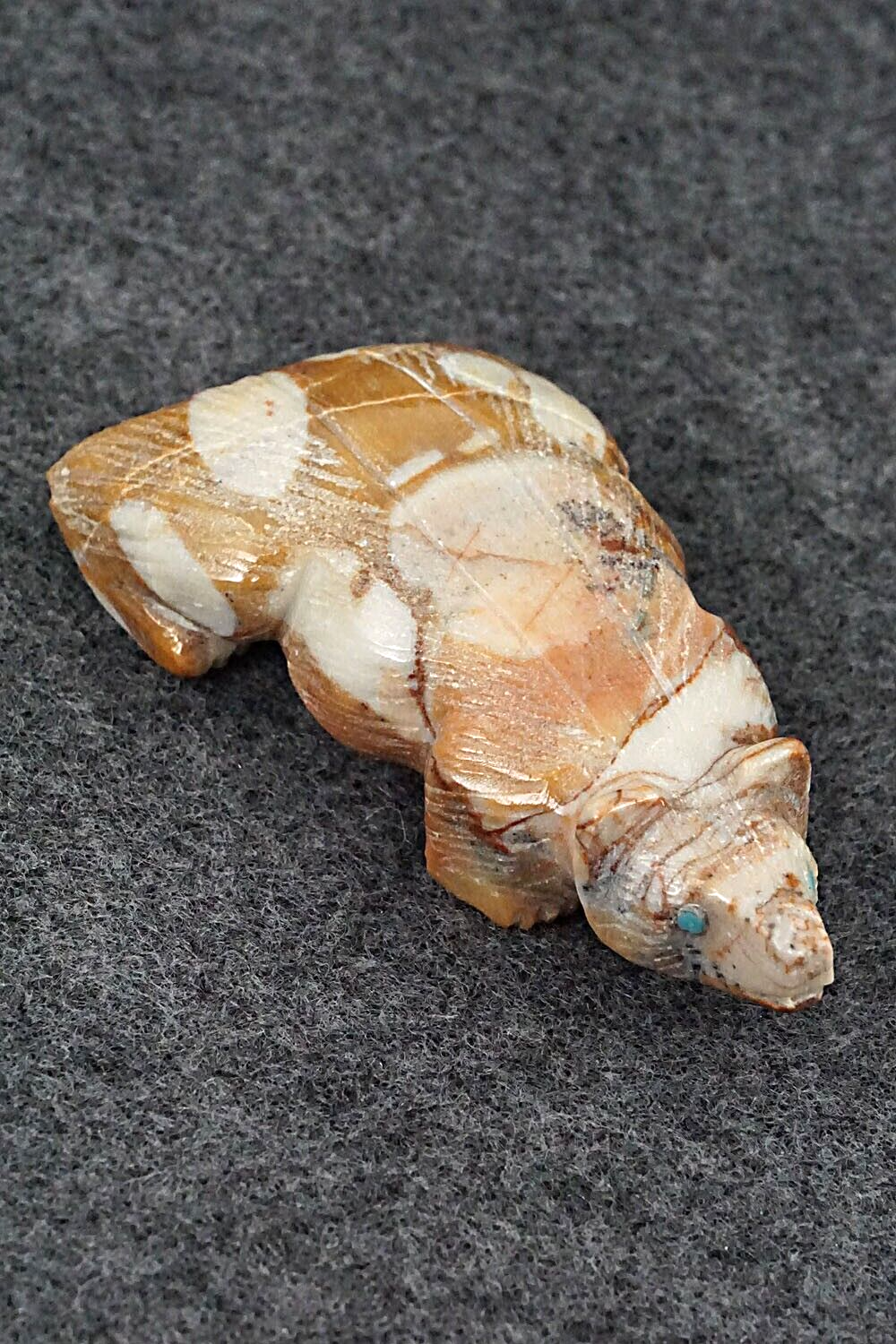Badger Zuni Fetish Carving - Derrick Kaamasee