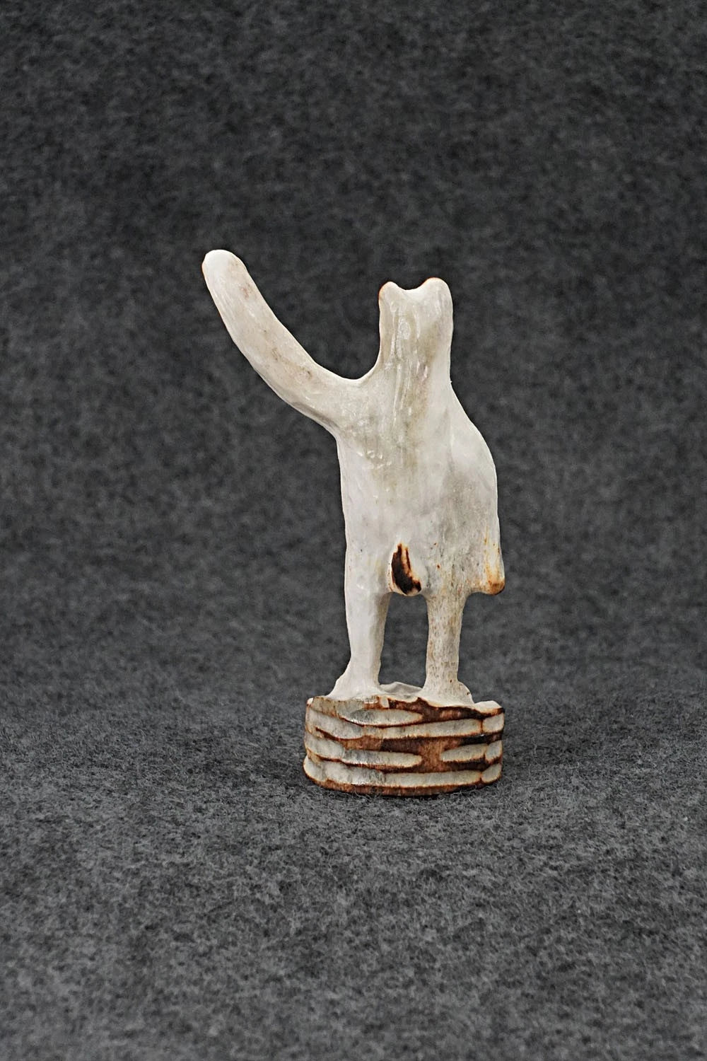 Bear Zuni Fetish Carving - Ruben Najara