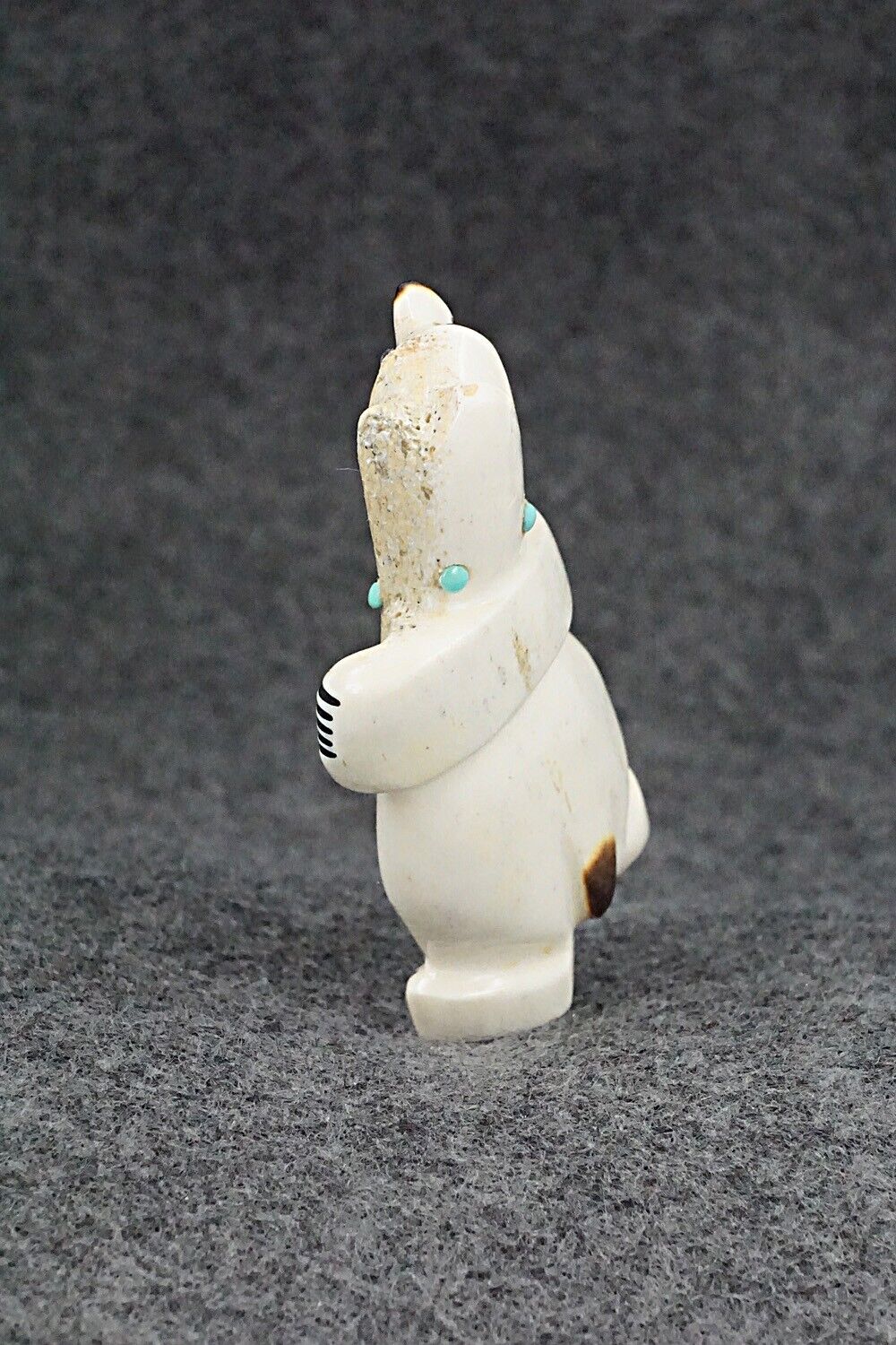 Bear Zuni Fetish Carving - Claudia Peina