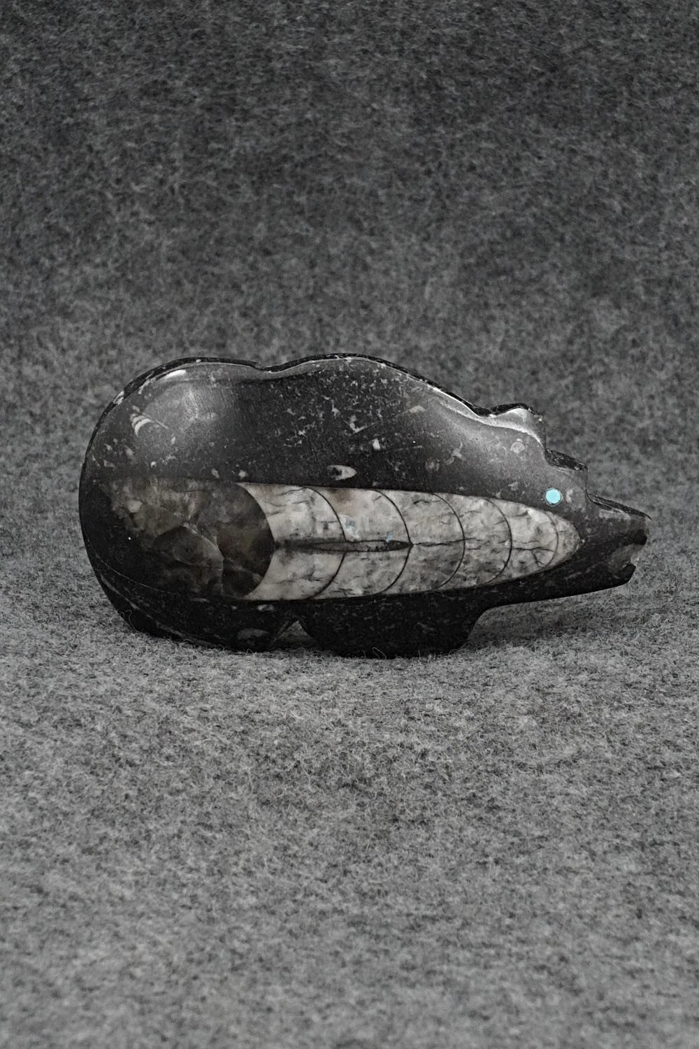 Bear Zuni Fetish Carving - Bernard Laiwakete