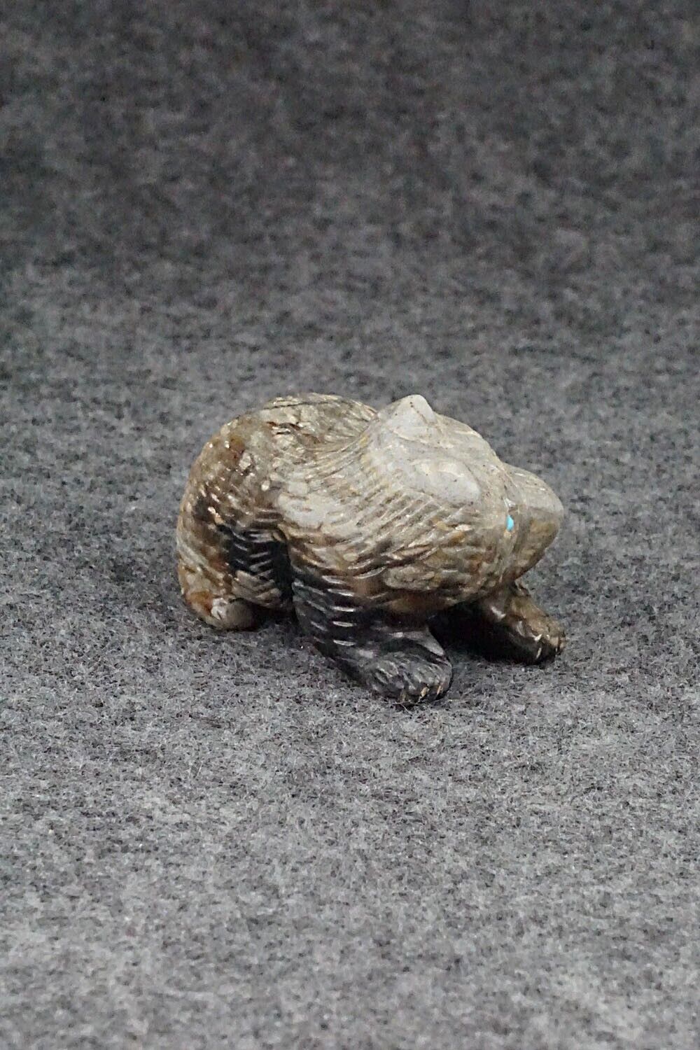 Bear Zuni Fetish Carving - Karen Zunie