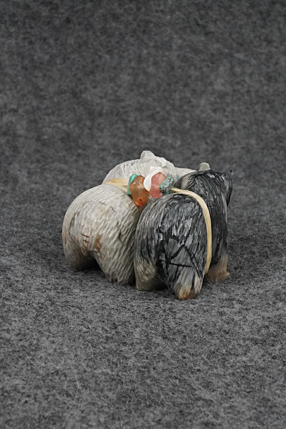 Bear Zuni Fetish Carving - Farlan & Paulette Quam