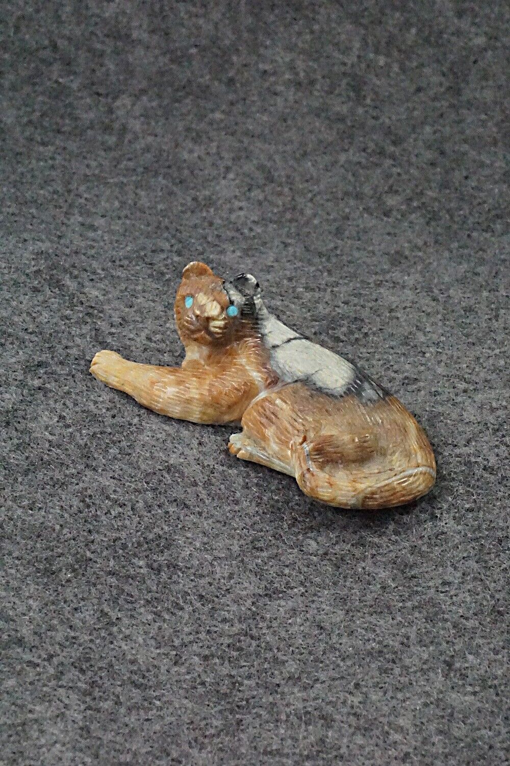 Mountain Lion Zuni Fetish Carving - Lance Cheama