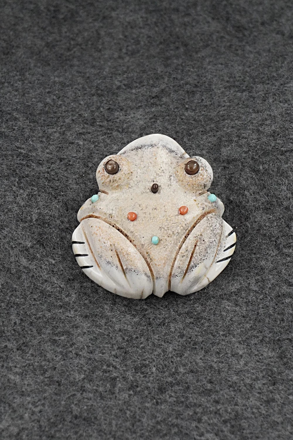 Frog Zuni Fetish Carving - Claudia Peina