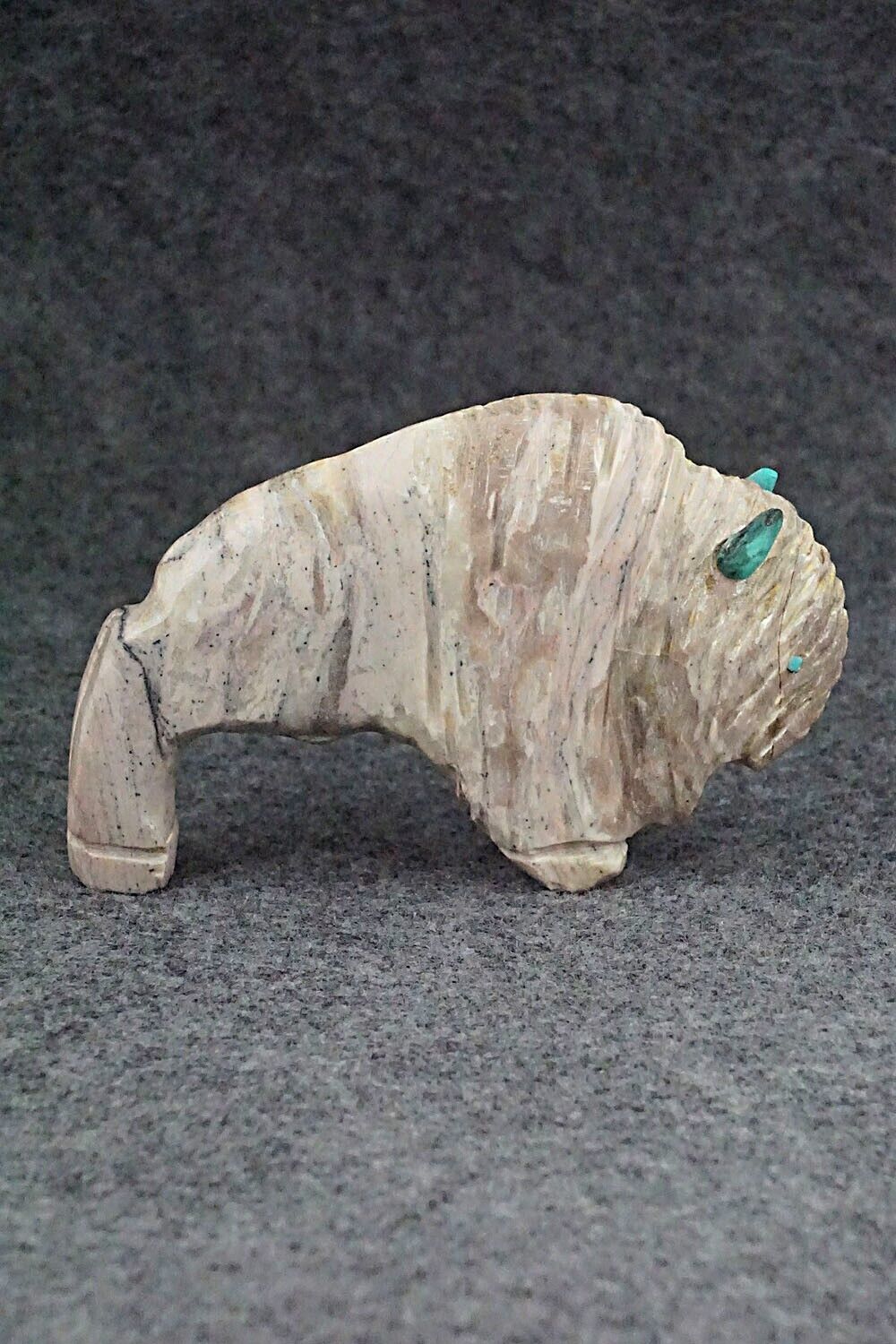 Buffalo Zuni Fetish Carving - Kevin Quam