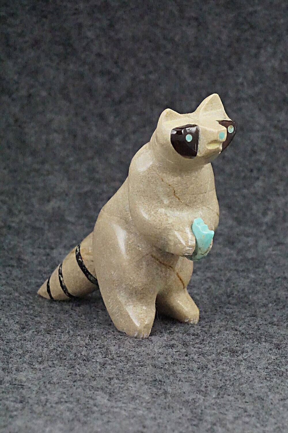 Raccoon Zuni Fetish Carving - Enrike Leekya