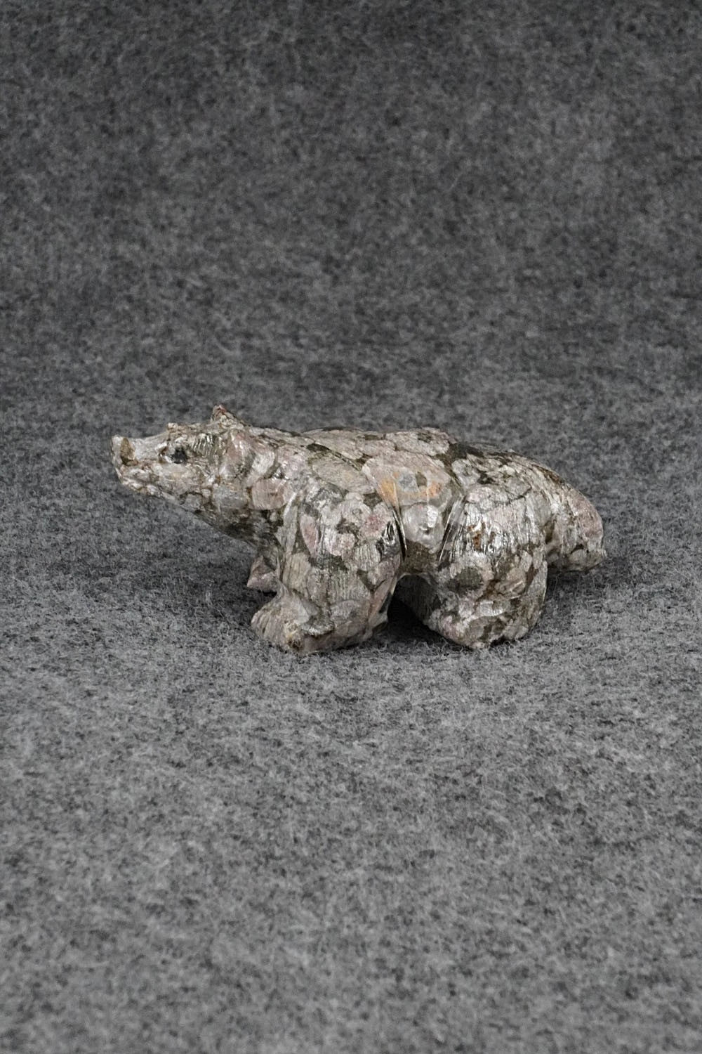 Bear Zuni Fetish Carving - Eric Martinez
