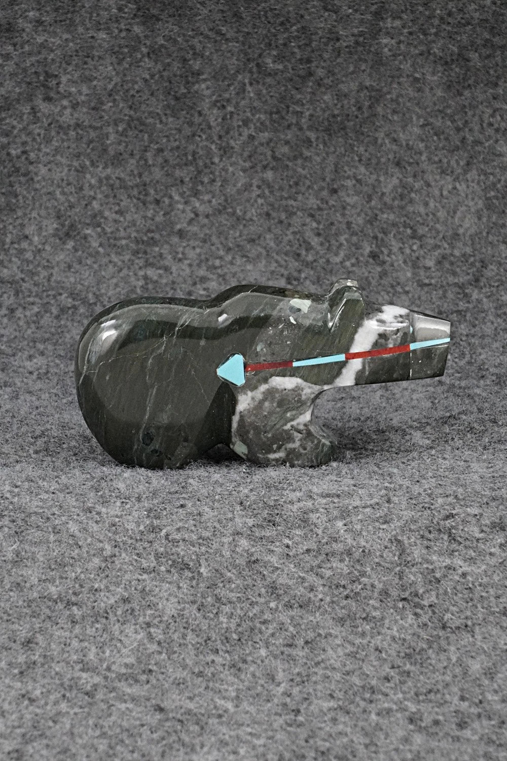 Bear Zuni Fetish Carving - Kenric Laiwakete