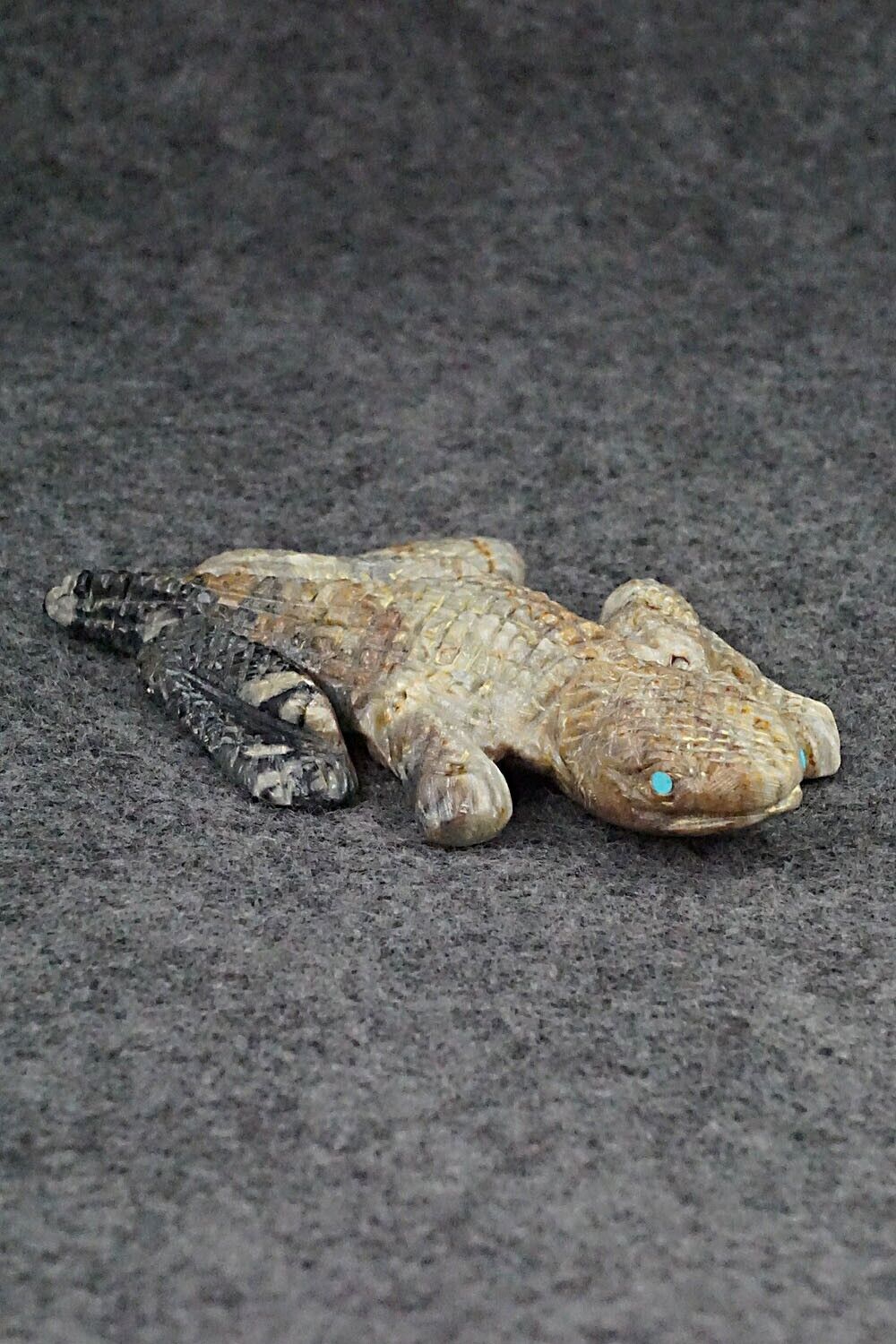 Lizard Zuni Fetish Carving - Wilfred Cheama