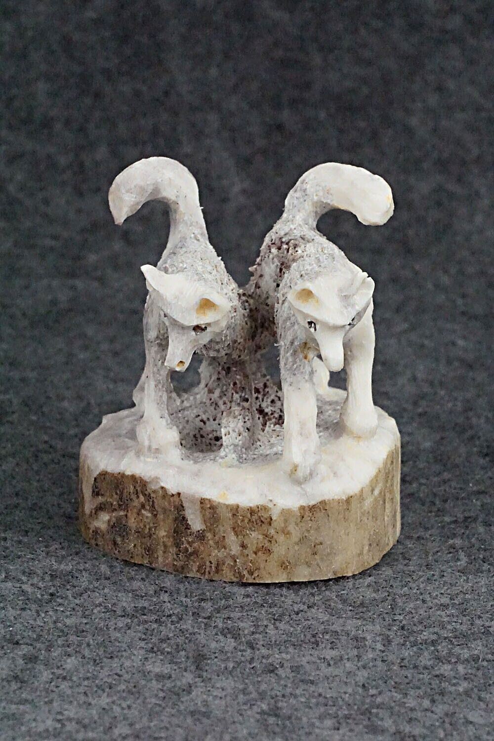 Wolf Zuni Fetish Carving - Lewis Malie Jr.