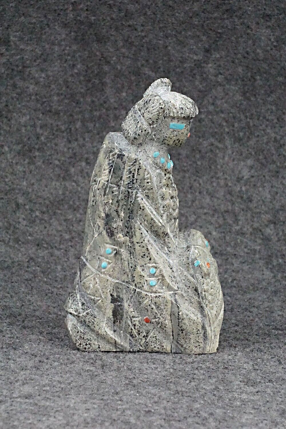 Corn Maiden Zuni Fetish Carving - Derrick Kaamasee