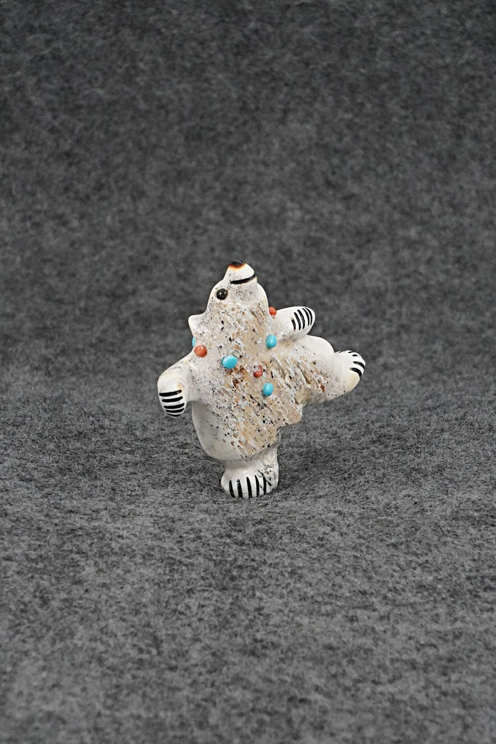 Bear Zuni Fetish Carving - Claudia Peina