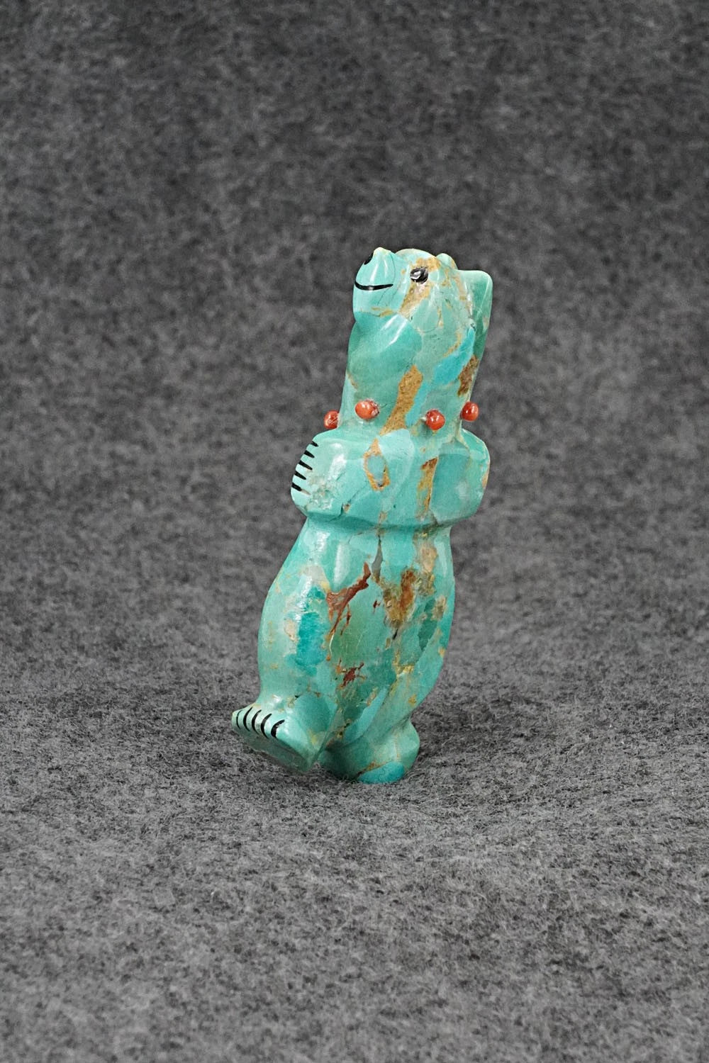 Bear Zuni Fetish Carving - Claudia Peina