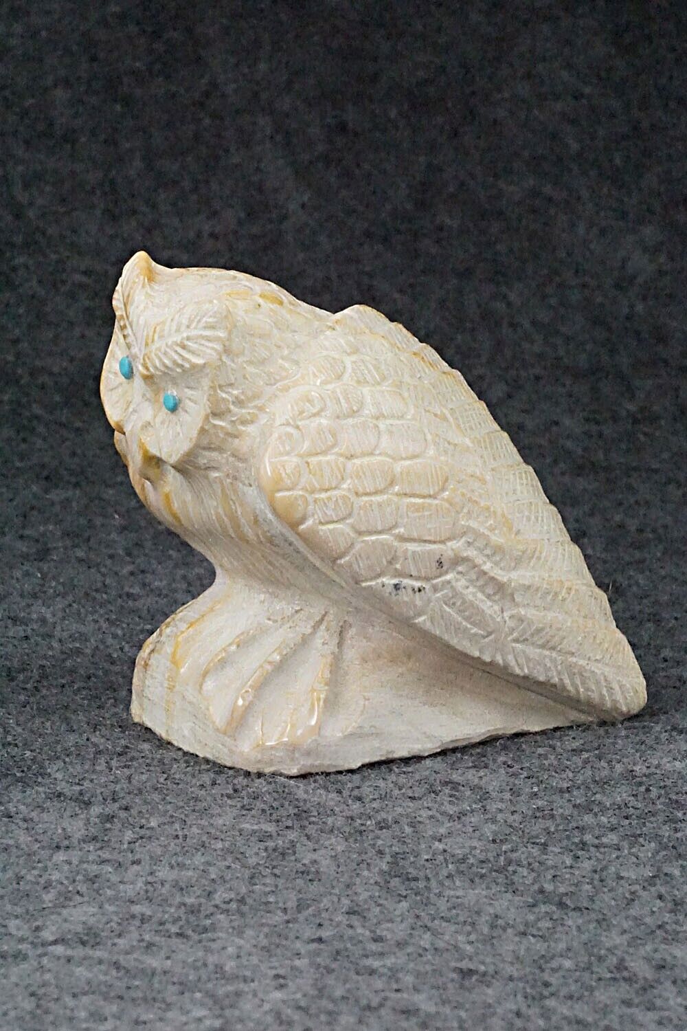 Owl Zuni Fetish Carving - Derrick Kaamasee