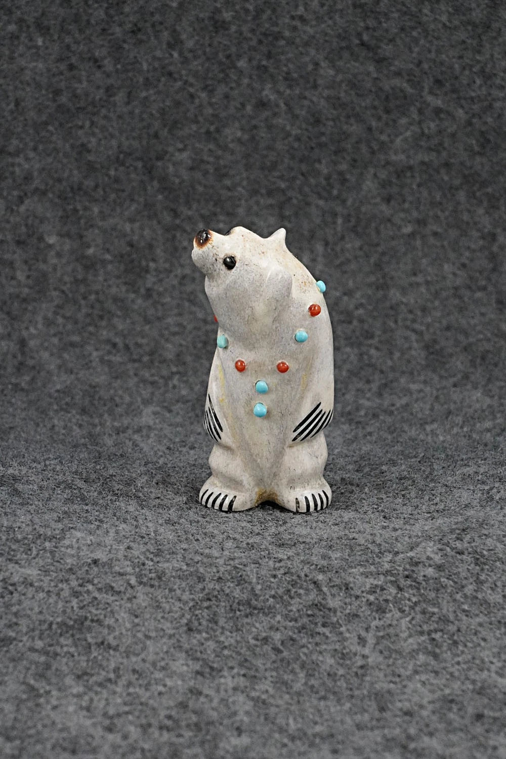 Bear Zuni Fetish Carving - Claudia Peina